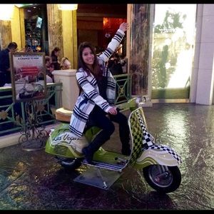 Meet your Posher, Clarissa