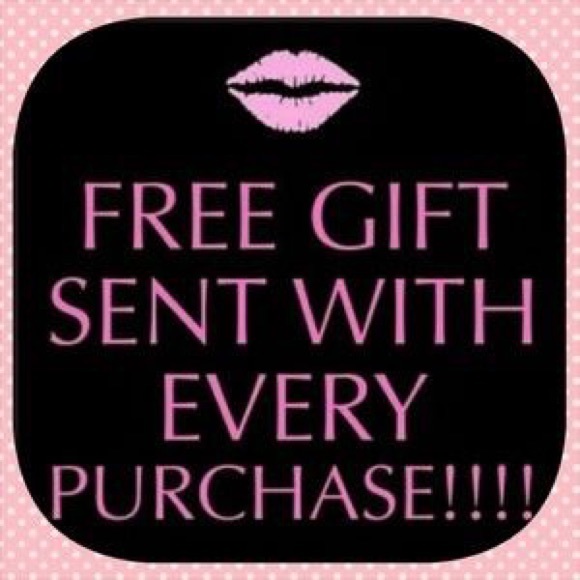 💍👜🕶👠👙💋👢👟💼👗👚