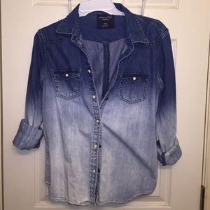 Women's American eagle jean button up size M
