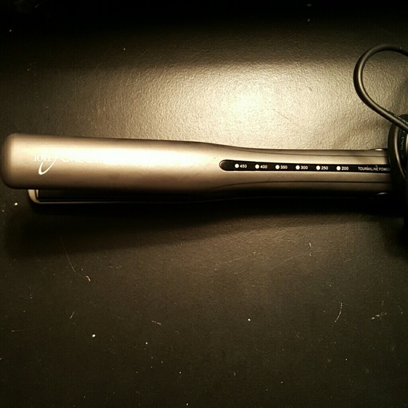 Ion straightner one stroke