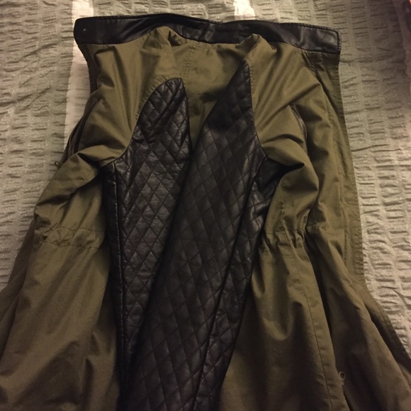 Dark green and black with leather sleeves coat - Picture 3 of 4