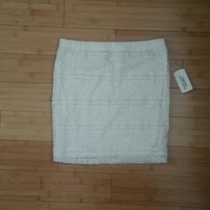 Form-fitting lace skirt