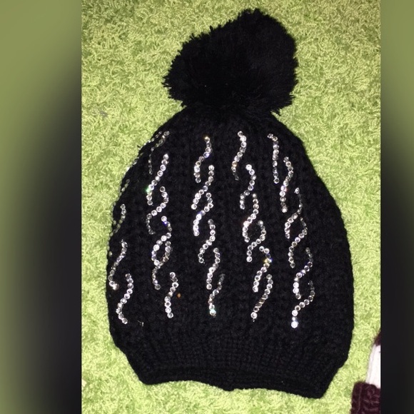 Black beanie