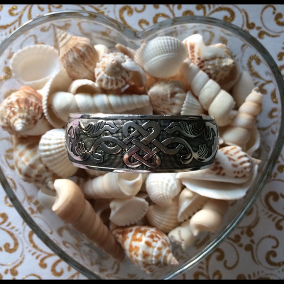 Tibetan Silver Cuff Bracelet - Picture 2 of 4