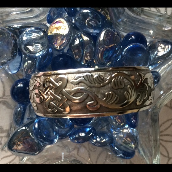 Tibetan Silver Cuff Bracelet - Picture 3 of 4