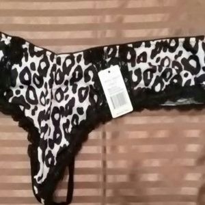 Nwt xl 8 animal print black white l thong panties