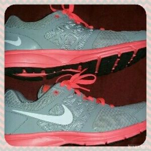 Nike air relentless women