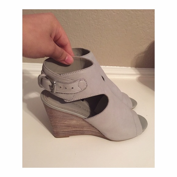 Franco Sarto gray wedges