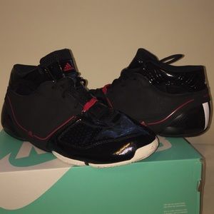 BRAND NEW/NEVER WORN Adidas Derrick Rose Shoes