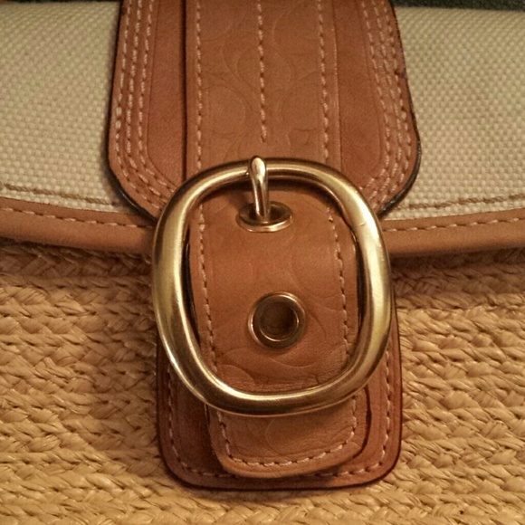Authentic Coach wristlet - Picture 3 of 3