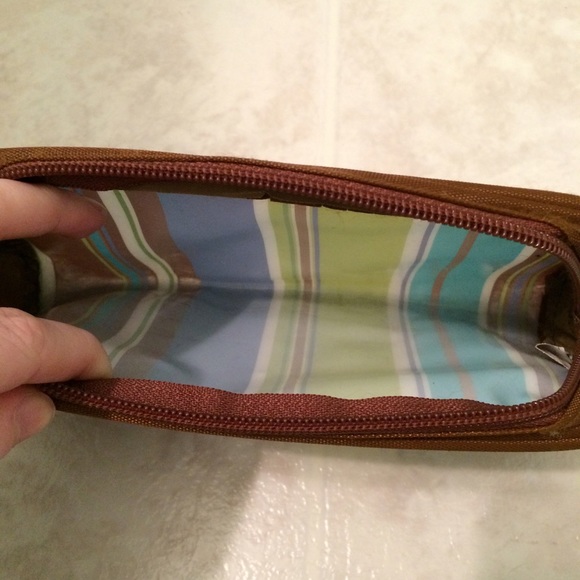 🎈makeup bag🎈 - Picture 2 of 2