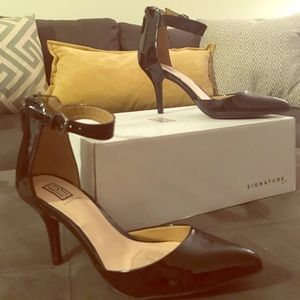Signature by ShoeDazzle -Lana