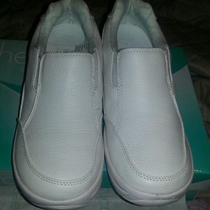 **Nursing style shoe***