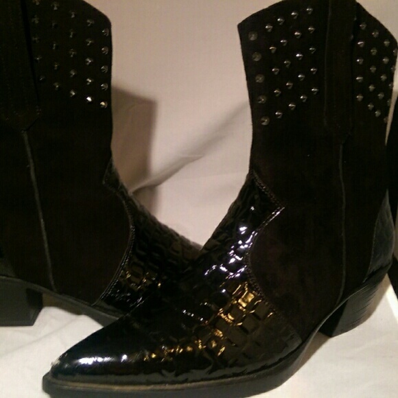 !!!SOLD!!!Gommus Black Leather Studded Boots
