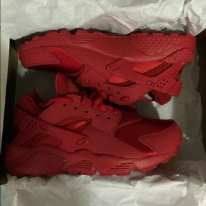 Gym Red Huaraches