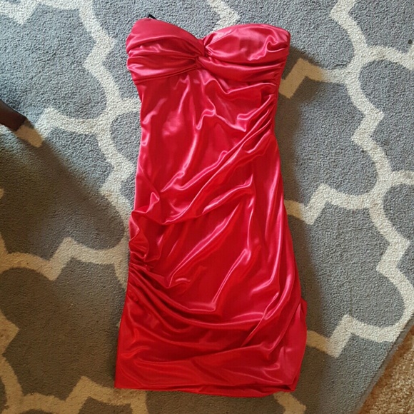 Dress - Picture 3 of 3
