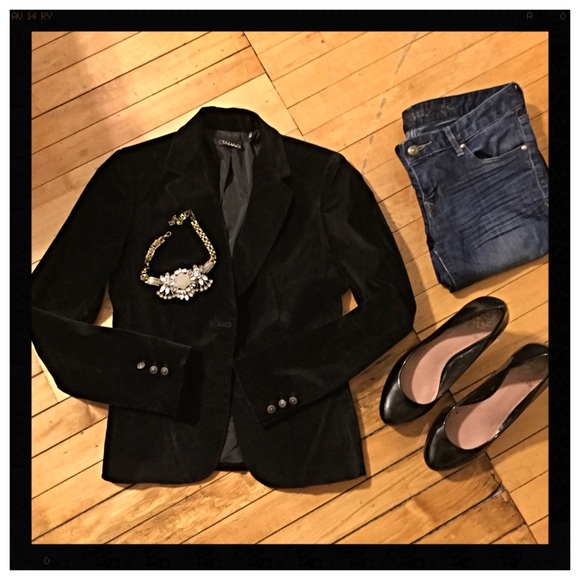 Tahari black velvet blazer jacket