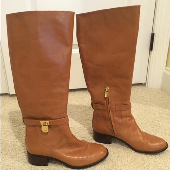 ***Authentic Michael Kors Boots***