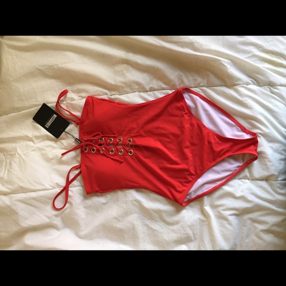One piece MiSSGUIDED eyelet swimsuit