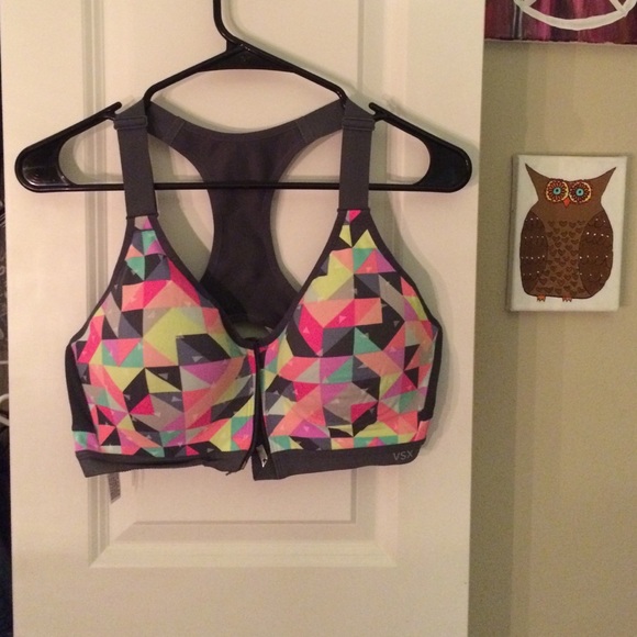 Victorias Secret Incredible front close Sports Bra