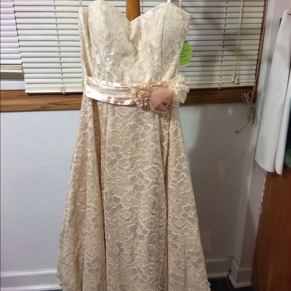 Beige party dress size 7