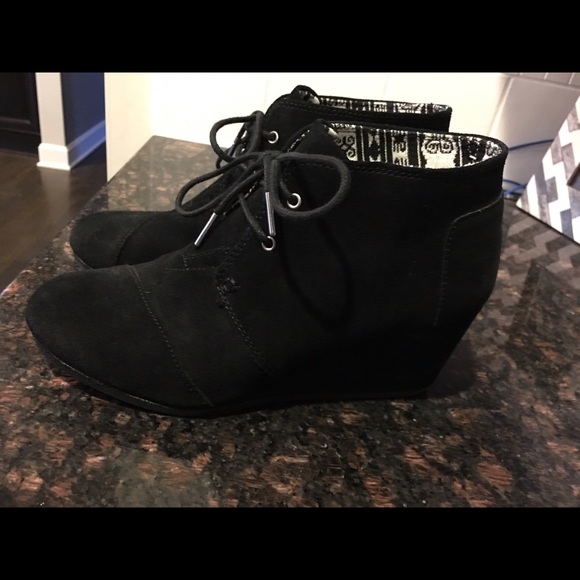 Toms Desert Wedge size 10