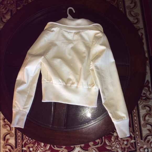 Medium Jacket - Picture 2 of 4