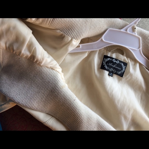 Medium Jacket - Picture 4 of 4