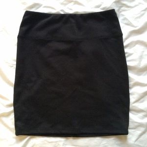 🌿 Black Mini Bodycon Skirt 🌿