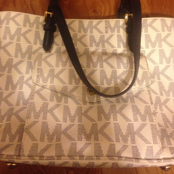 Michael kors purse