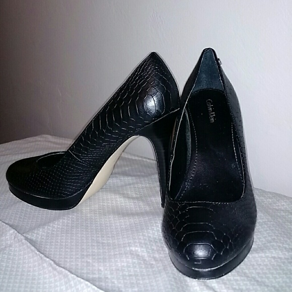 Calvin Klein Leather Faux Snakeskin "Gilda" Pumps
