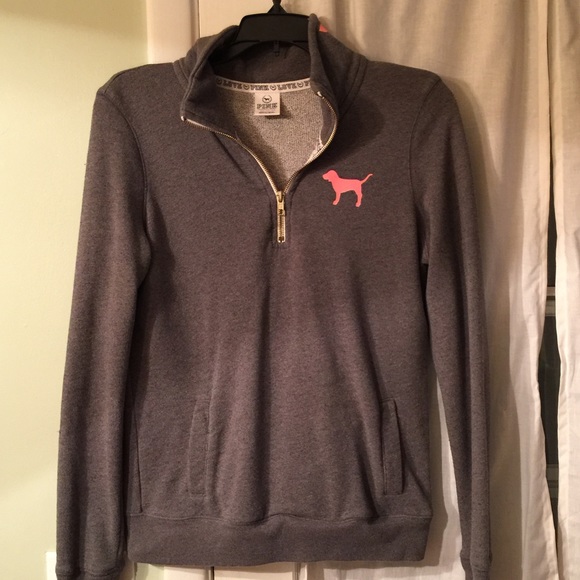 Sold on Ⓜ️ Half zip