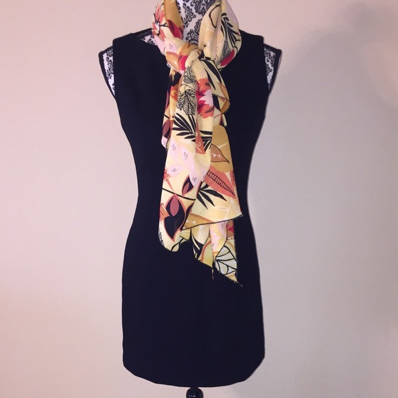 Beautiful GAP Sleeveless dress - Picture 2 of 4