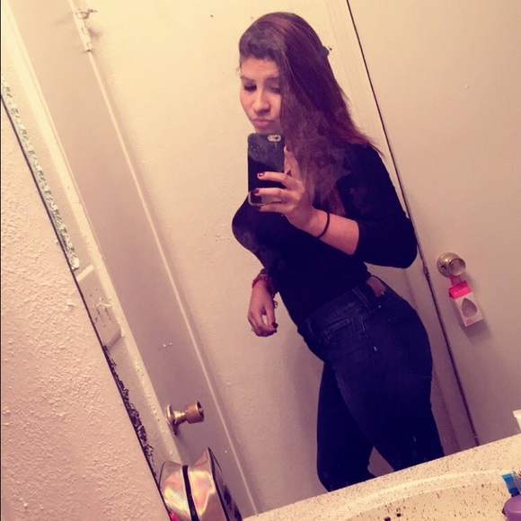 Meet your Posher, Elizabeth