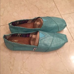 TOMS women's turquoise sparkle slip-ons