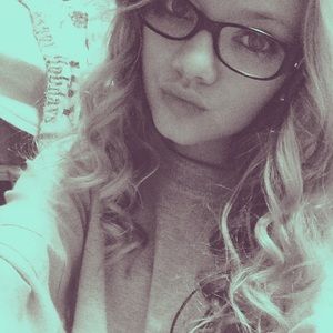 Meet your Posher, Abigail