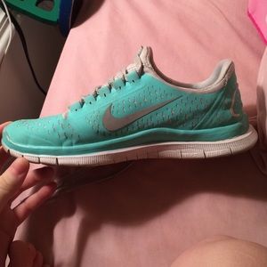 Tiffany blue Nike free runs