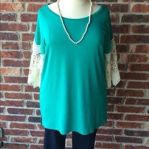Jade tunic with lace sleeves