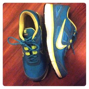 Women's Nikes 0.99 shipping