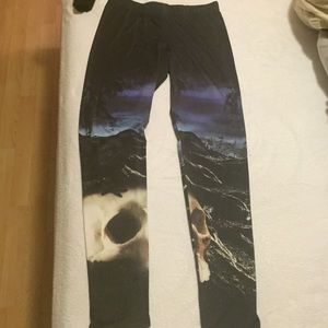 Graphic leggings