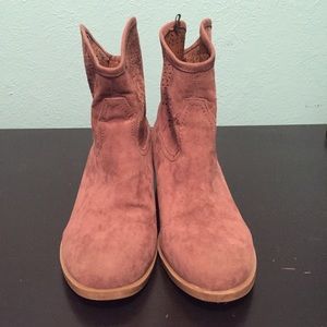 Eyelet Express Boots