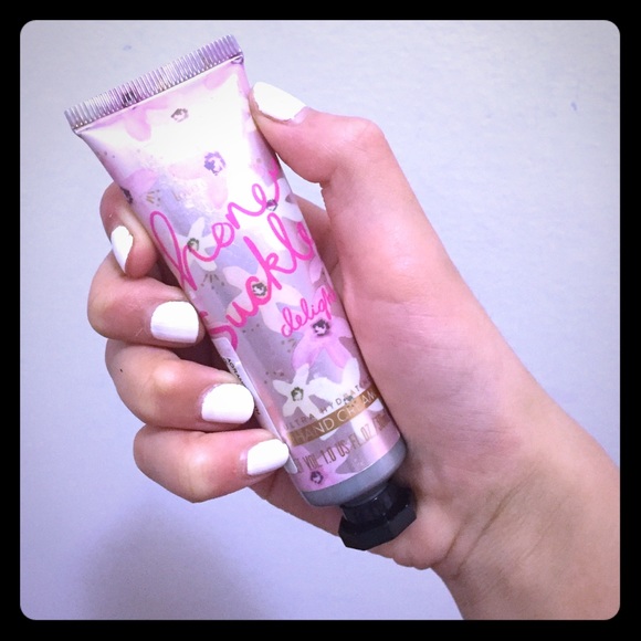 Honeysuckle delight hand cream