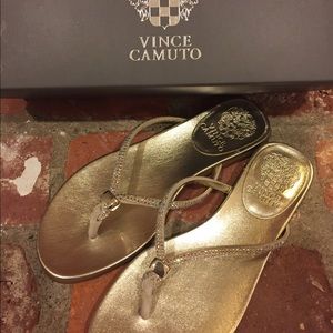 Vince Camuto Crystal Embellished Thong Sandal 5.5
