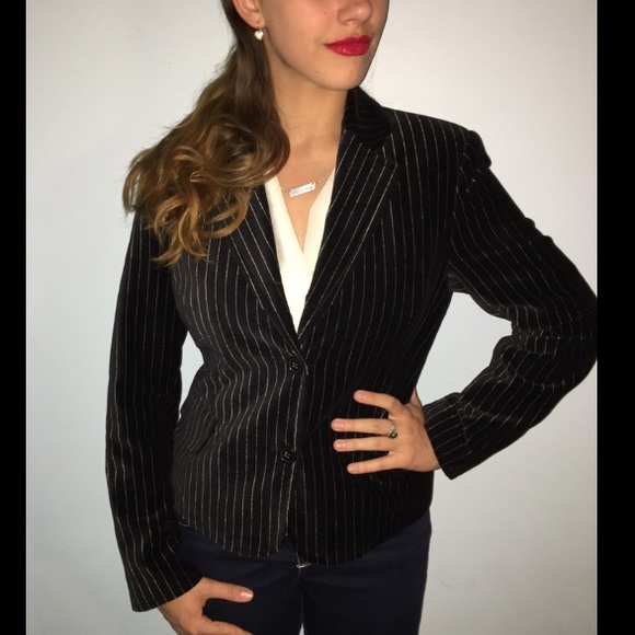 Velvet black pinstriped blazer✔️