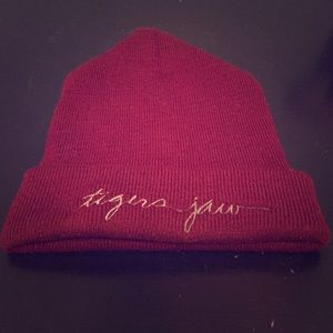 Tigers Jaw Beanie (Burgundy)