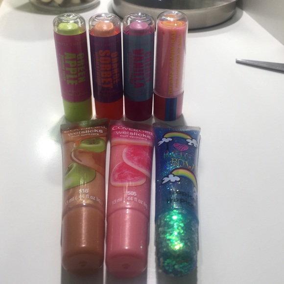 LIPSTICKS AND LIPGLOSSES GREAT DEAL