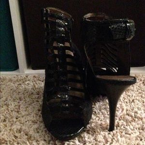 Foe snake skin heels