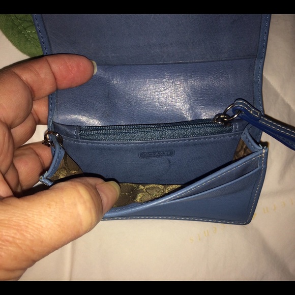 Authentic Coach Purse 👛🌂 - Picture 3 of 3