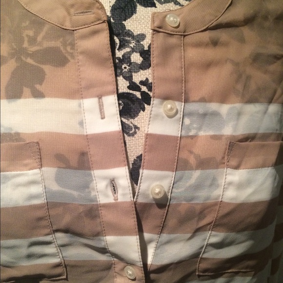 🌿Sheer Blouse🌿 - Picture 3 of 3