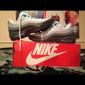 Nike air max 95 "fresh water" color way 9.5